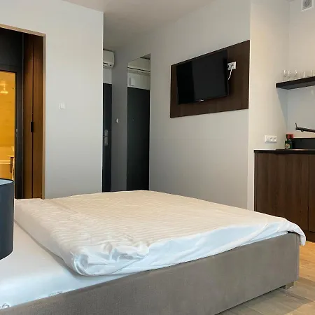 プラチナム レジデンス アパートホテル