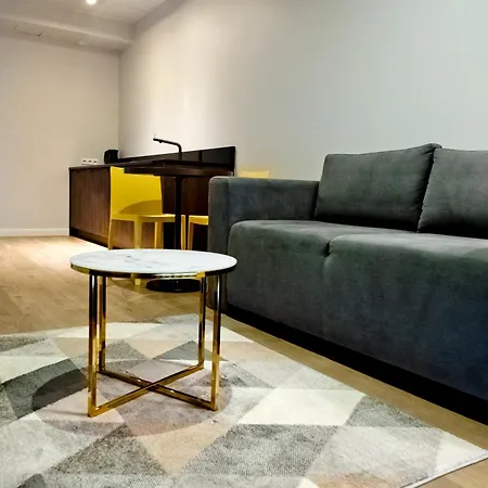 プラチナム レジデンス 4*