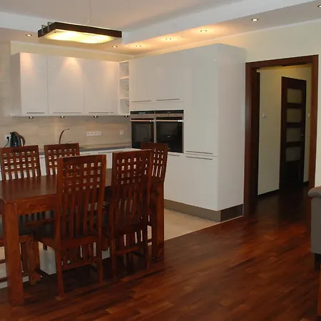 プラチナム レジデンス ワルシャワ