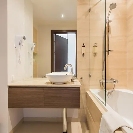 Platinum Aparthotel